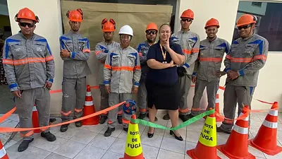 Todas as instalações, manutenções de equipamentos, monitoramento de imagens e alarmes são realizados por <b> equipes próprias de técnicos selecionados e capacitados.</b>